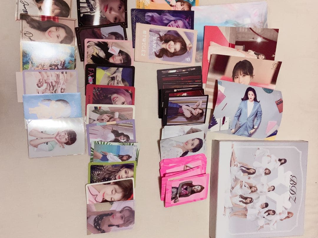 Twice まとめ売り グッズ アルバム トレカ 缶バッジ うちわ