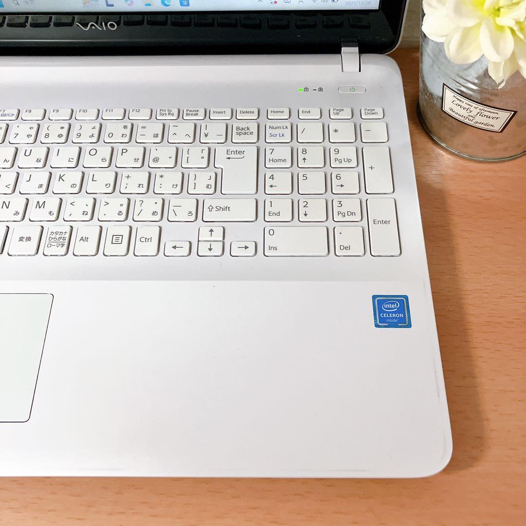 Windows11✨爆速SSD搭載☘️薄型すぐ使えるカメラ付VAIOノートパソコン