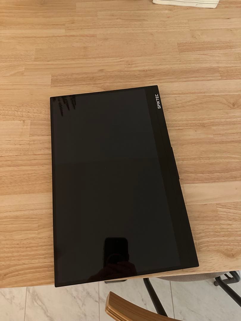 GMKTEC製のポータブルモニター「KD1」