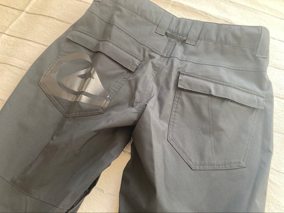 未使用に近い⭐︎クイックシルバー、スノーボードパンツ、スノボウェア、黒、Sサイズ、