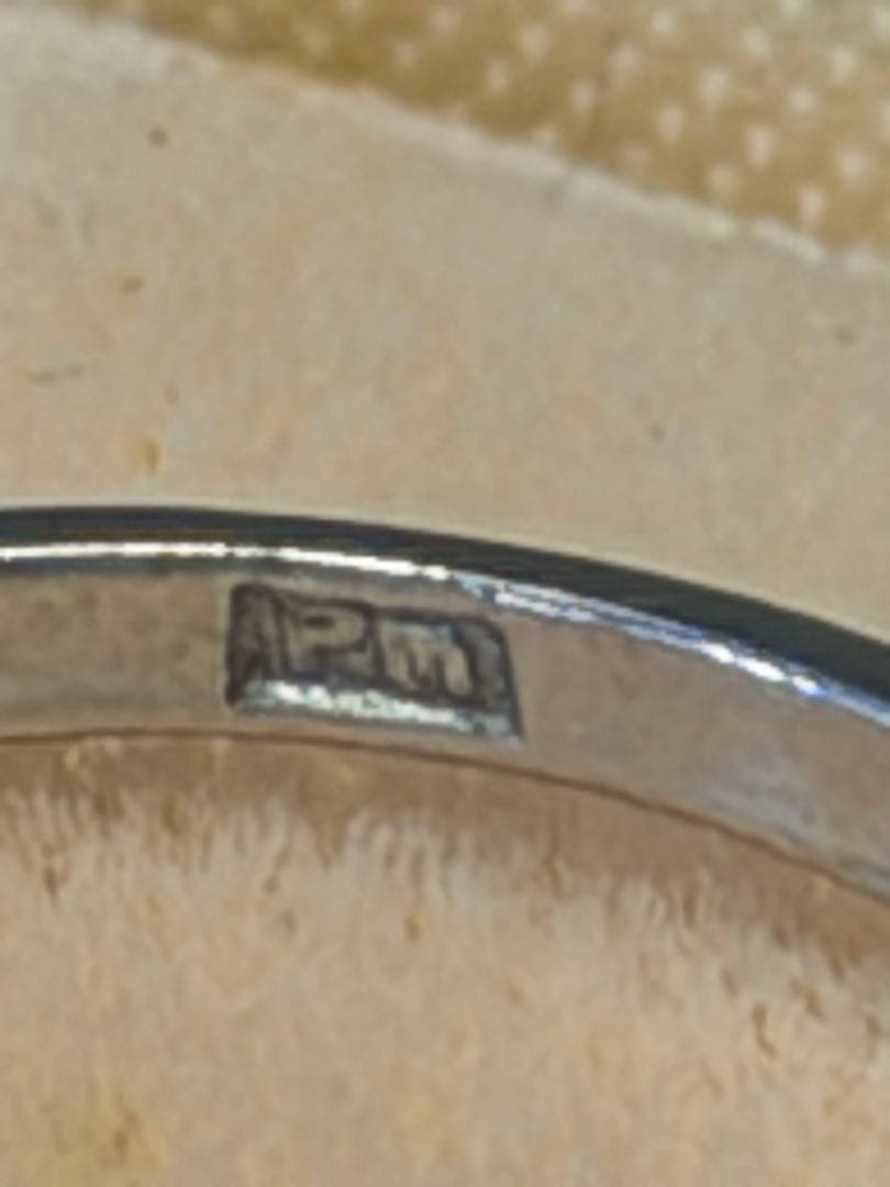 シンプルなソリティアリング