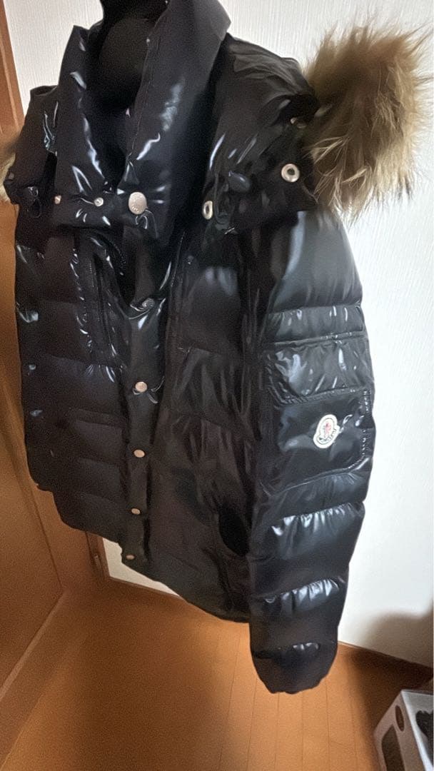 黒のダウンジャケット　モンクレール