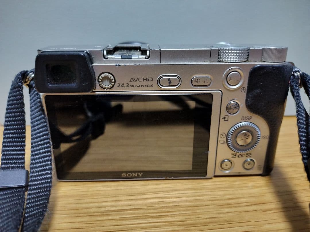【中古】SONY α6000ミラーレス一眼 、16-50mmレンズ