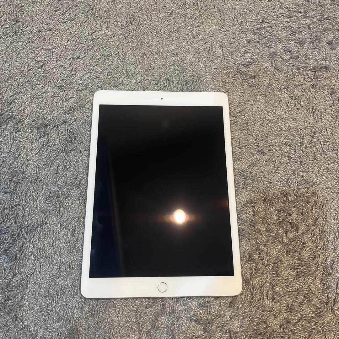 iPad (第7世代) 10.2インチ シルバー