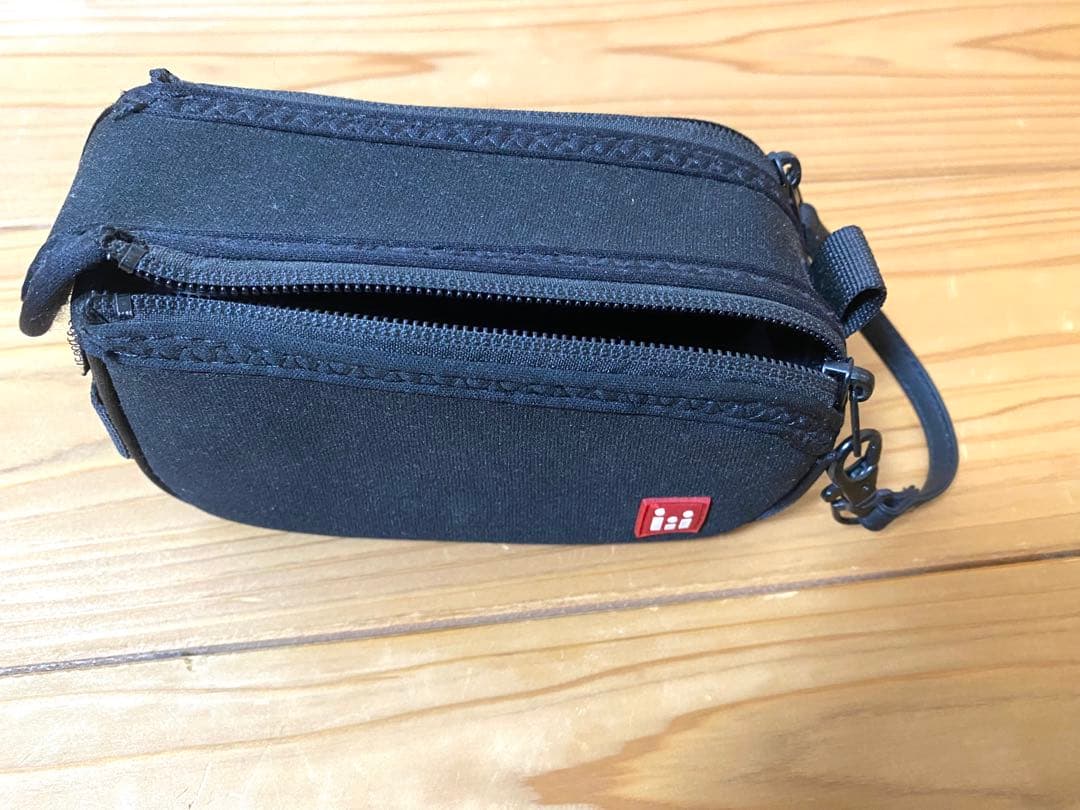 Panasonic HC-V230M ケース、三脚付き