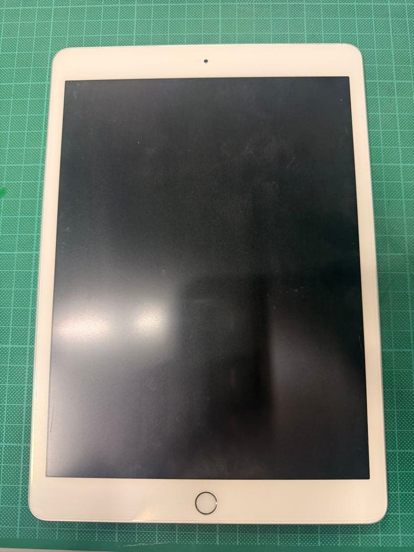 Apple純正 正規品 iPad 本体 第7世代 美品 シルバー リセット済
