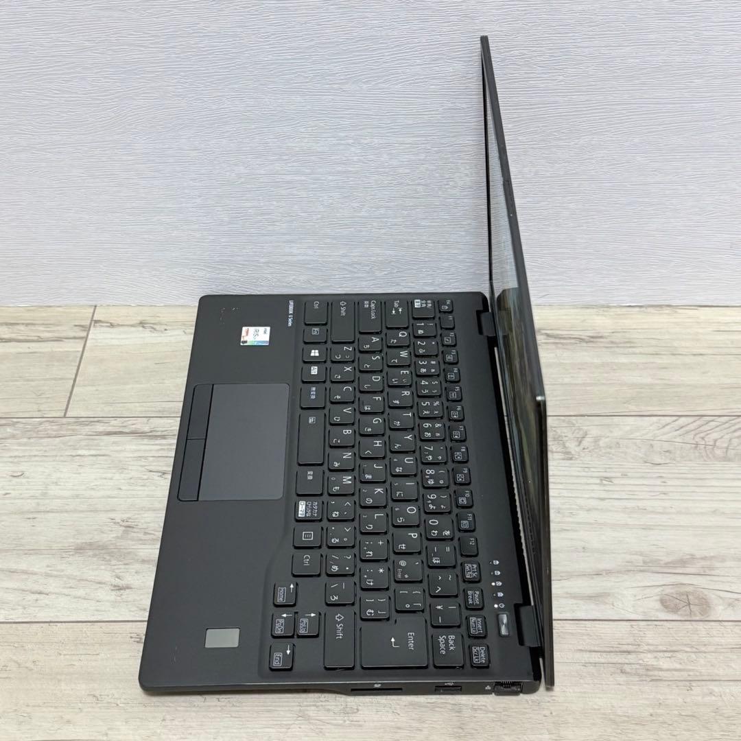 LIFEBOOK/i5/8GB/13.3インチ/ノートパソコン/Office
