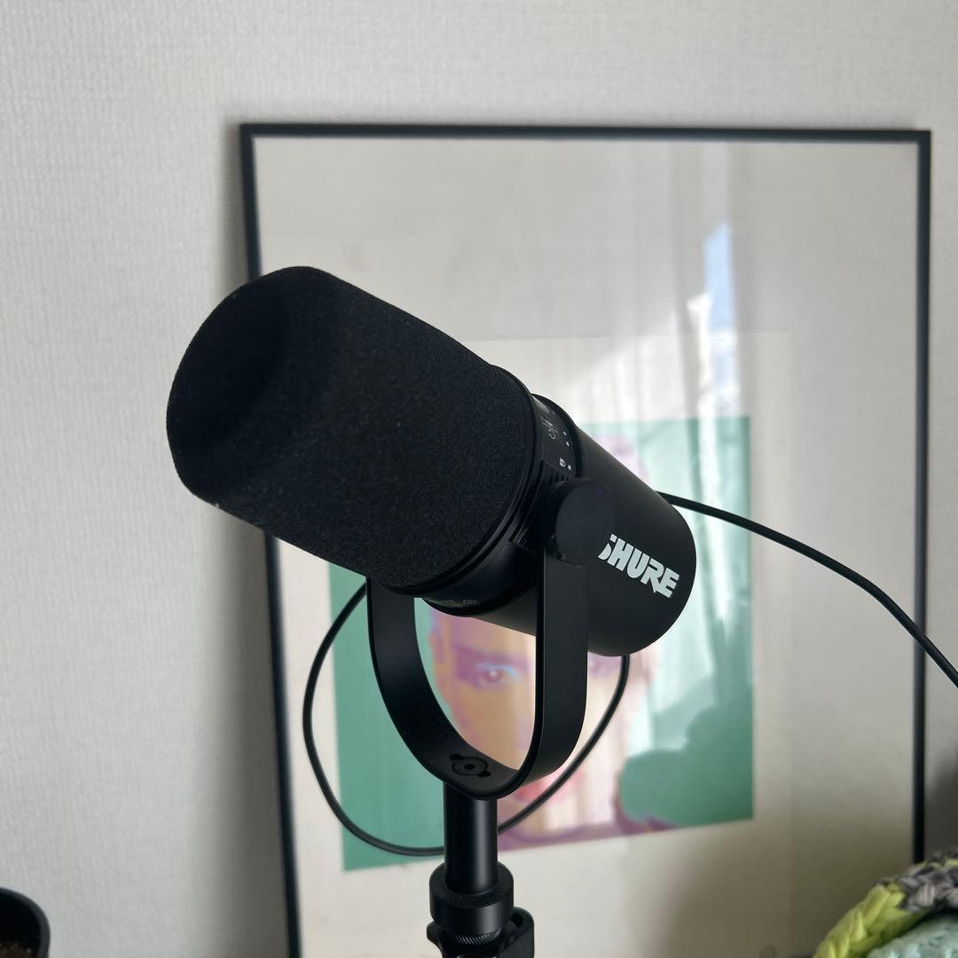【美品】SHURE シュア MV7 ポッドキャストマイクロホン MV7-K-J