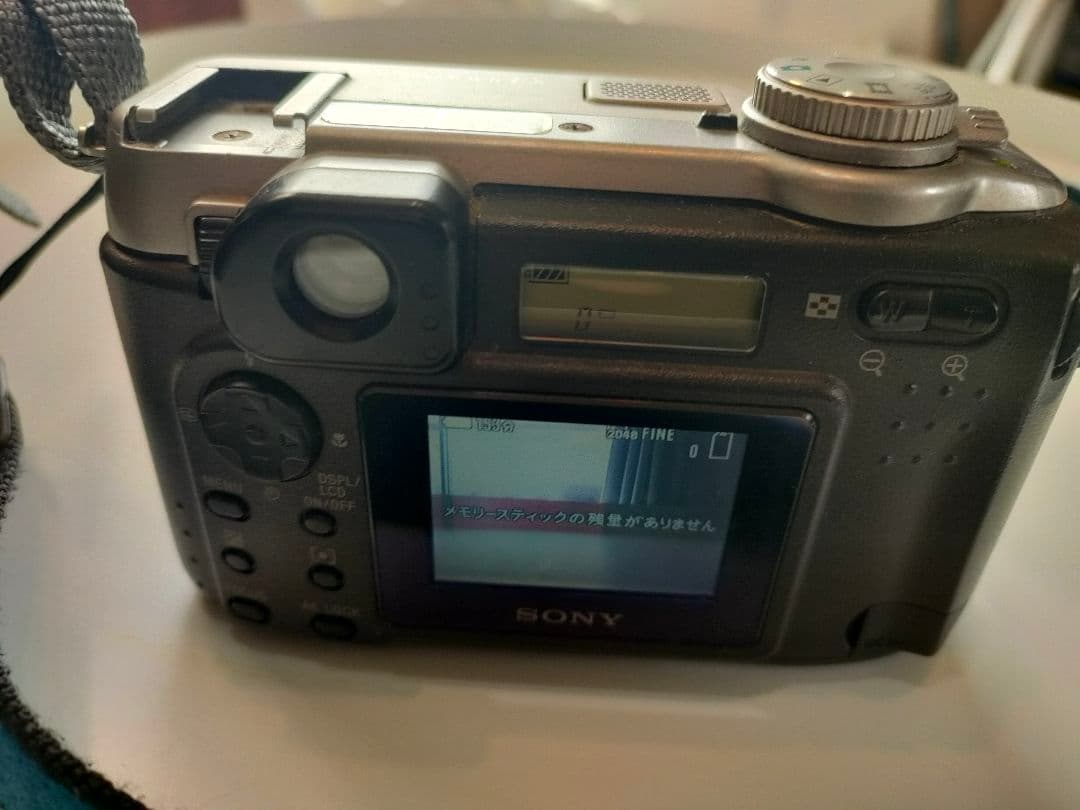 SONY Cyber-shot DSC-S75 本体のみ　電源入ります。