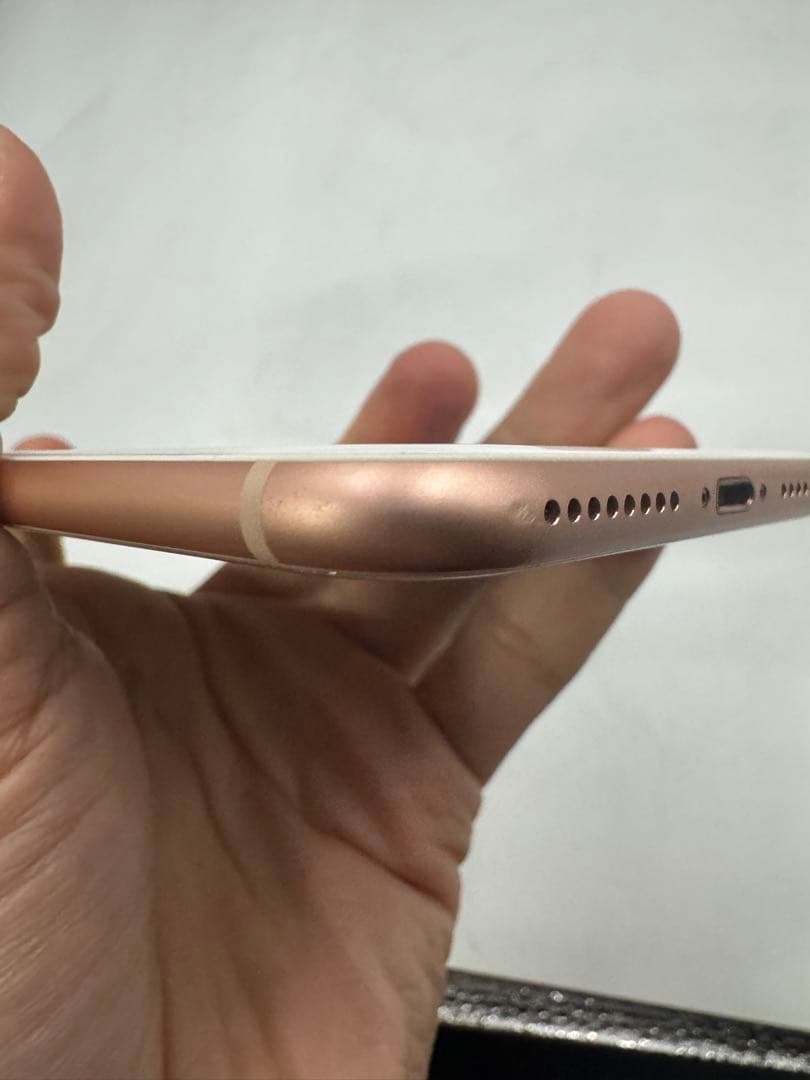 ④iPhone 8 Plus ピンク 初期化済み