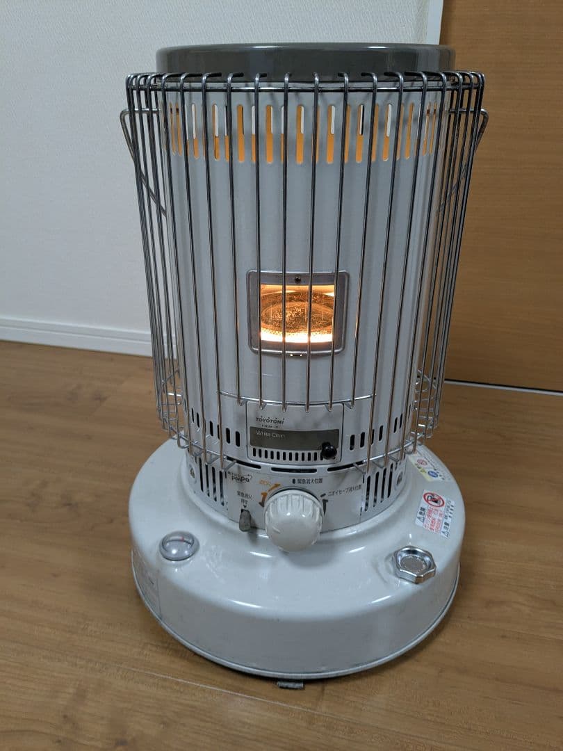 TOYOTOMI(トヨトミ)　石油ストーブ　KS-67F　2013年製