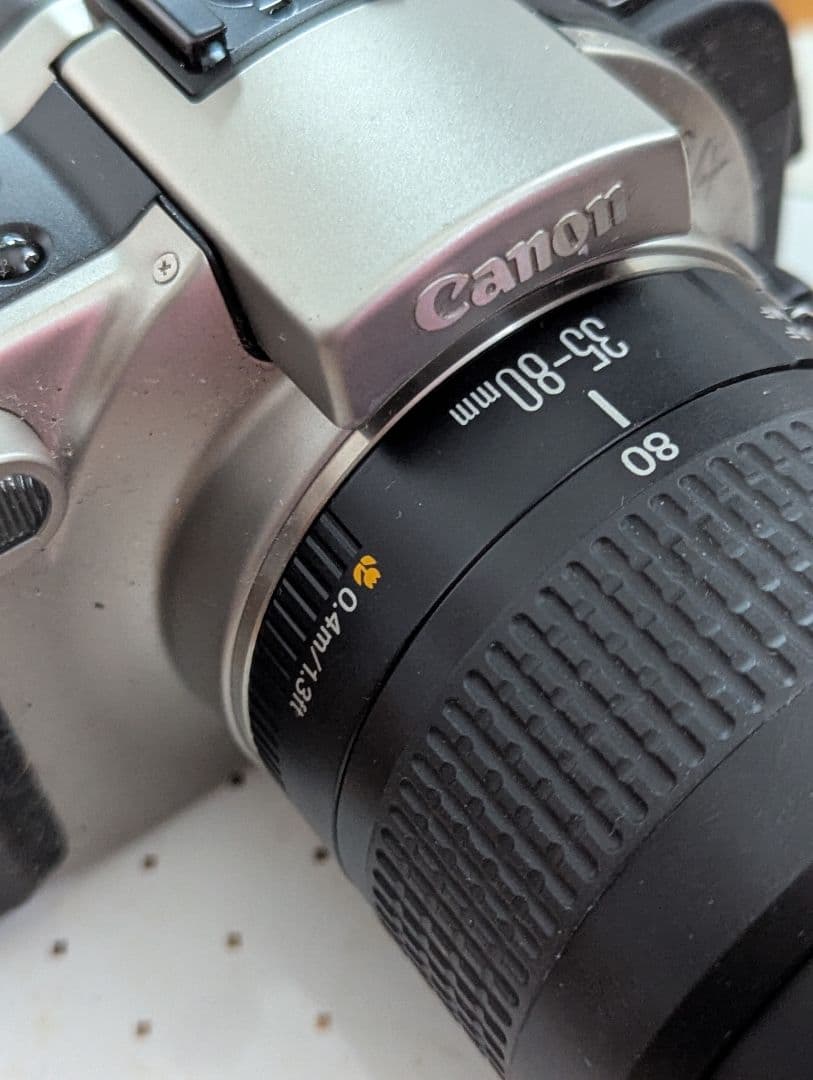 新品ズ−ム35mm~80mmミラーレスフイルムカメラ世界1のキャノンEOSIX