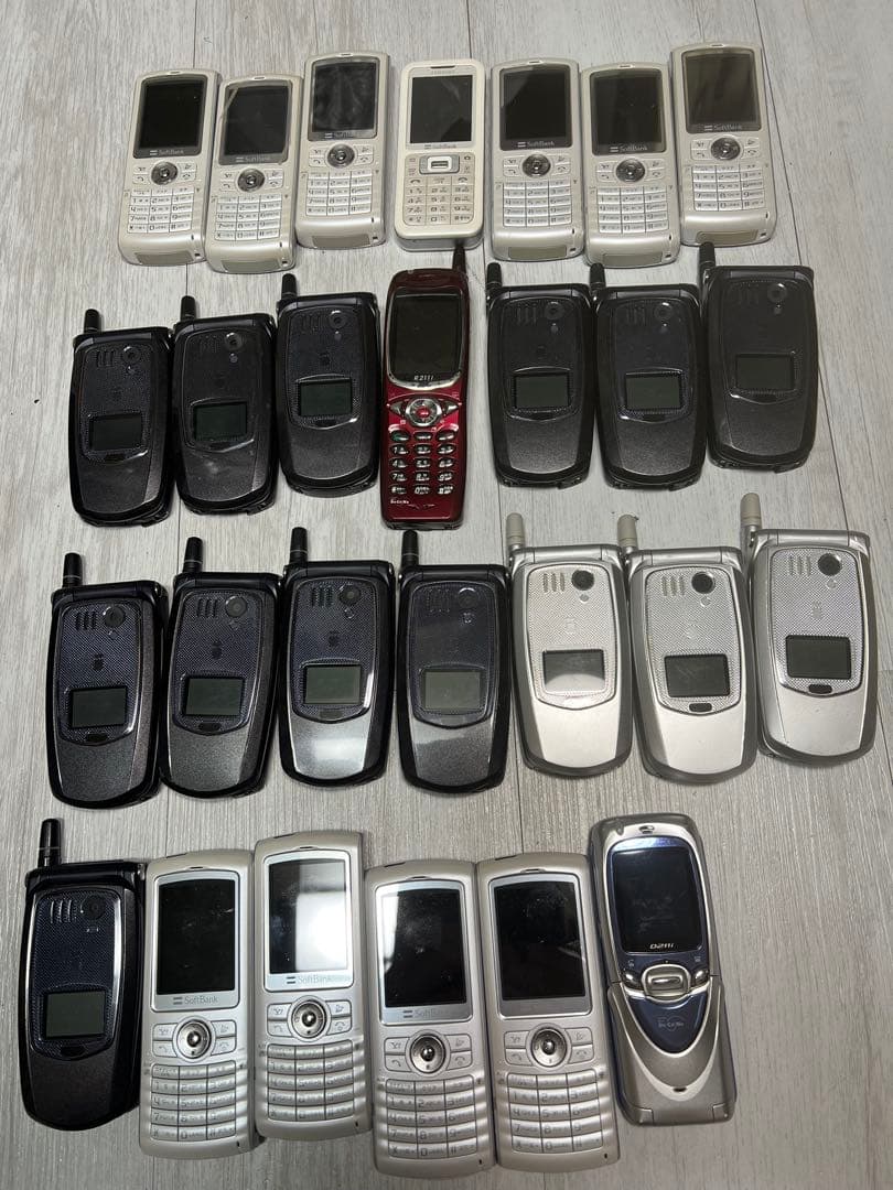 ガラケー　27台まとめ売り　ジャンク