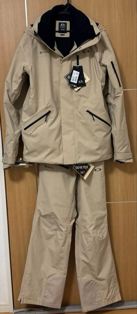 Oakley GORE-TEXスノーボード/スキーウェア上下セット男性用Mサイズ