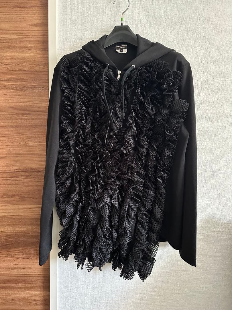 ゆきさまコムデギャルソンオムプリュス ねじれフリルパーカー