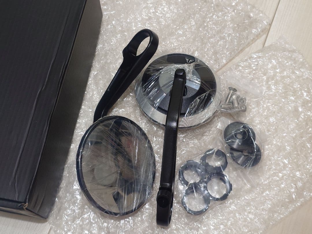 【新品未使用】トライアンフ バーエンドミラー ロゴ付き