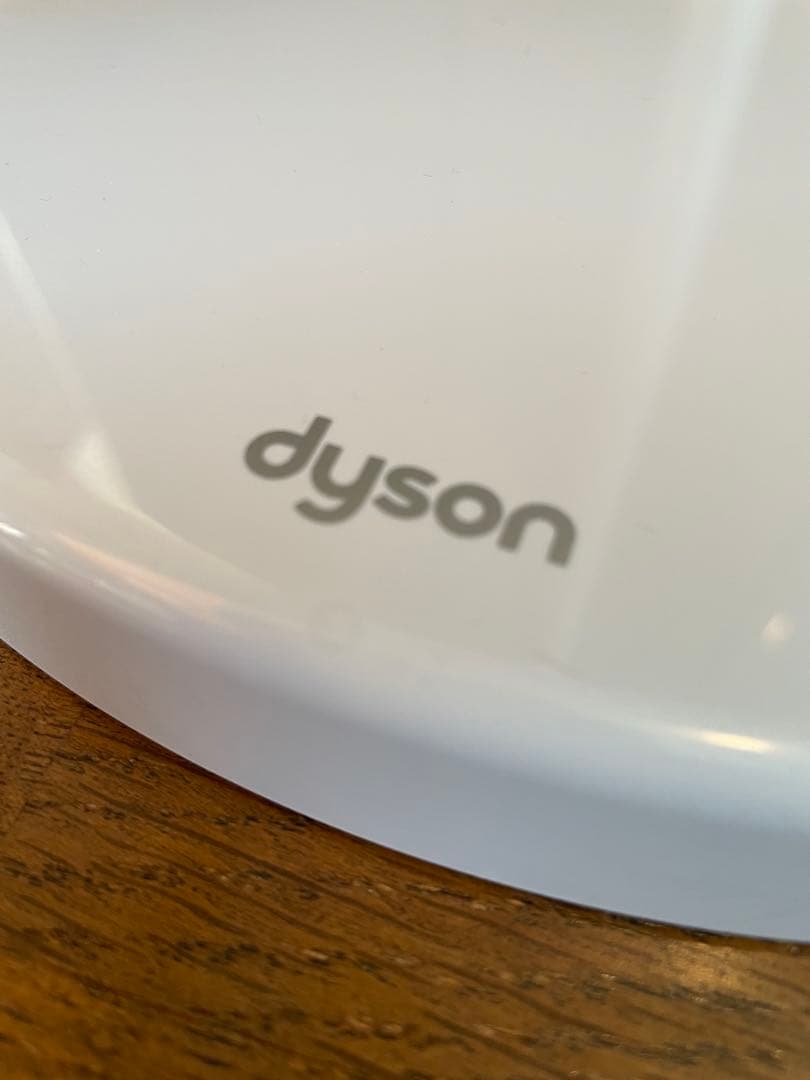 ダイソンDigital Slim Fluffy SV18 充電ドックスタンド付