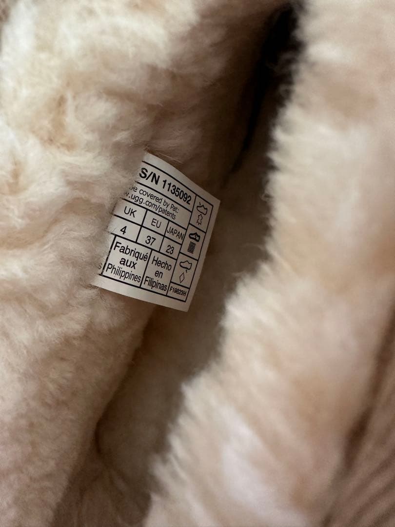 UGG ウルトラミニプラットフォーム 23