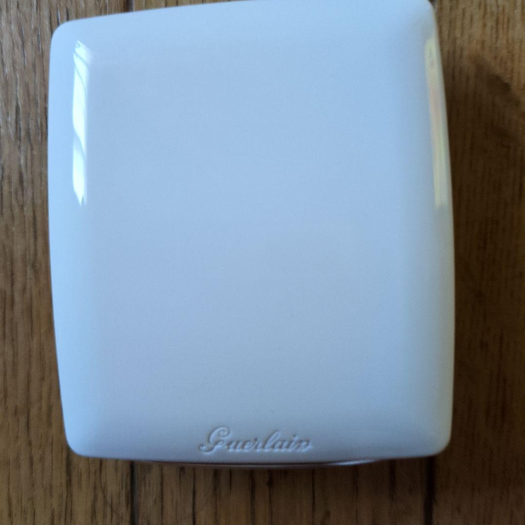 ゲラン　ファンデーション　ペルル　ブラン　ライトブースター　コンパクト　N01