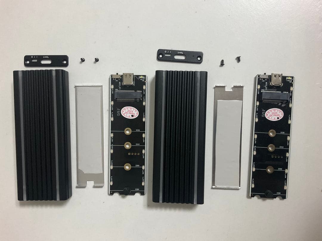 CENTURY製M.2 SSDケース(CAM2NSU32RGB)×2個