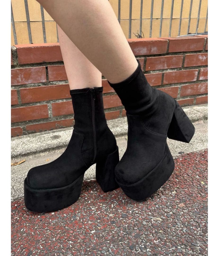 EMODA バルキープランプショートフィットブーツ