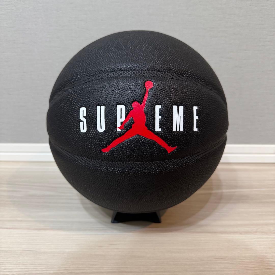 シュプリーム　ジョーダン　コラボ　バスケットボール