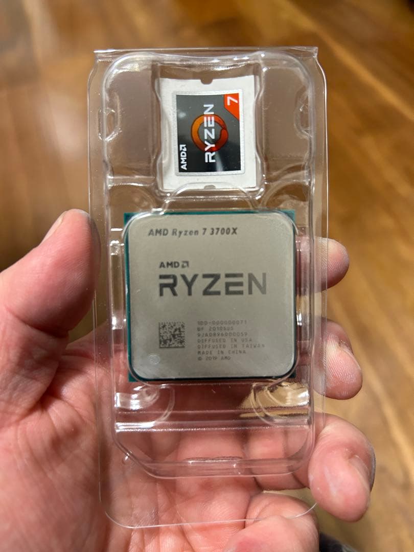 AMD Ryzen 7 3700X CPU 箱・付属クーラー付き
