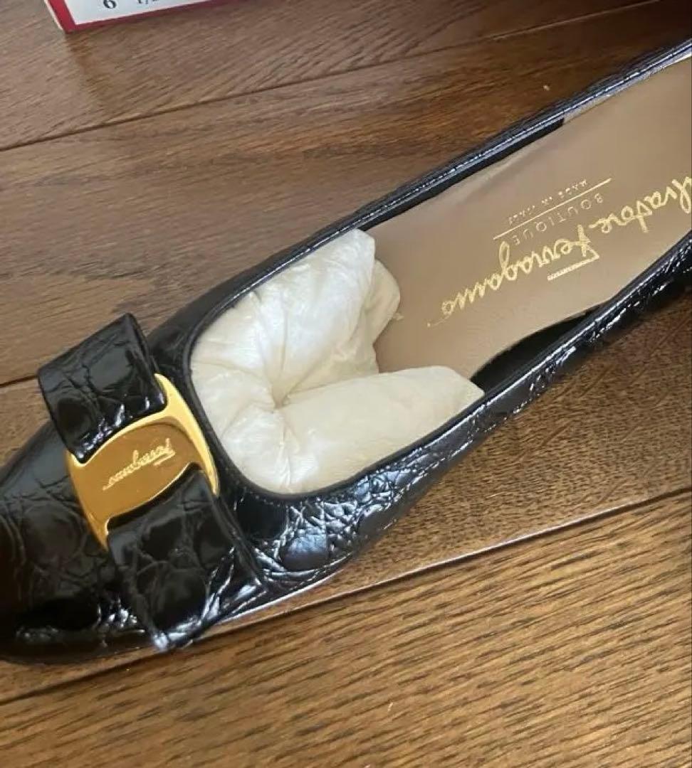 Salvatore Ferragamo Vara パンプス 6 1/2 C